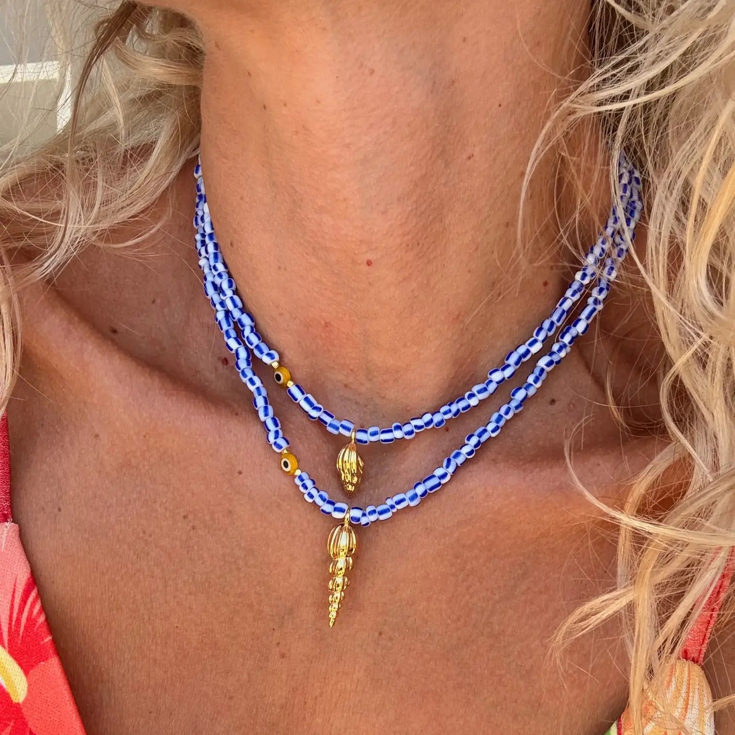 White and Blue Stripes Beaded Necklaces with Gold Shell