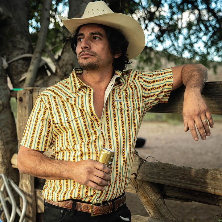 SERAPE PEARL SNAP SHORT SLEEVE- Apricot