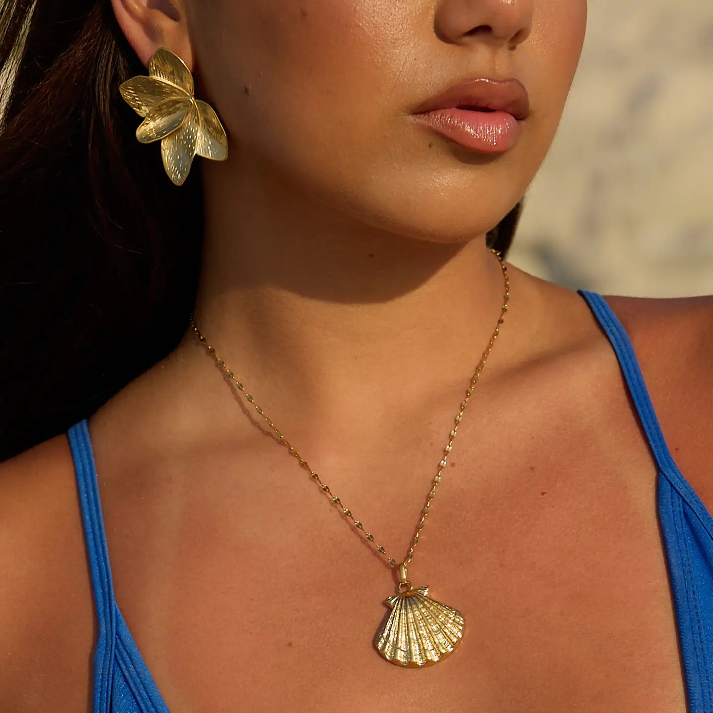 La Sirena Shell Pendant Necklace