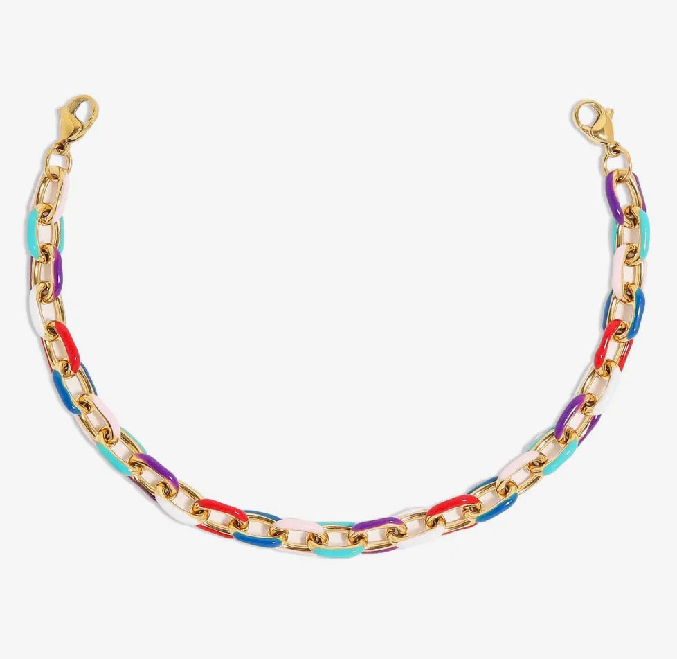 Multi colored gold hat chain