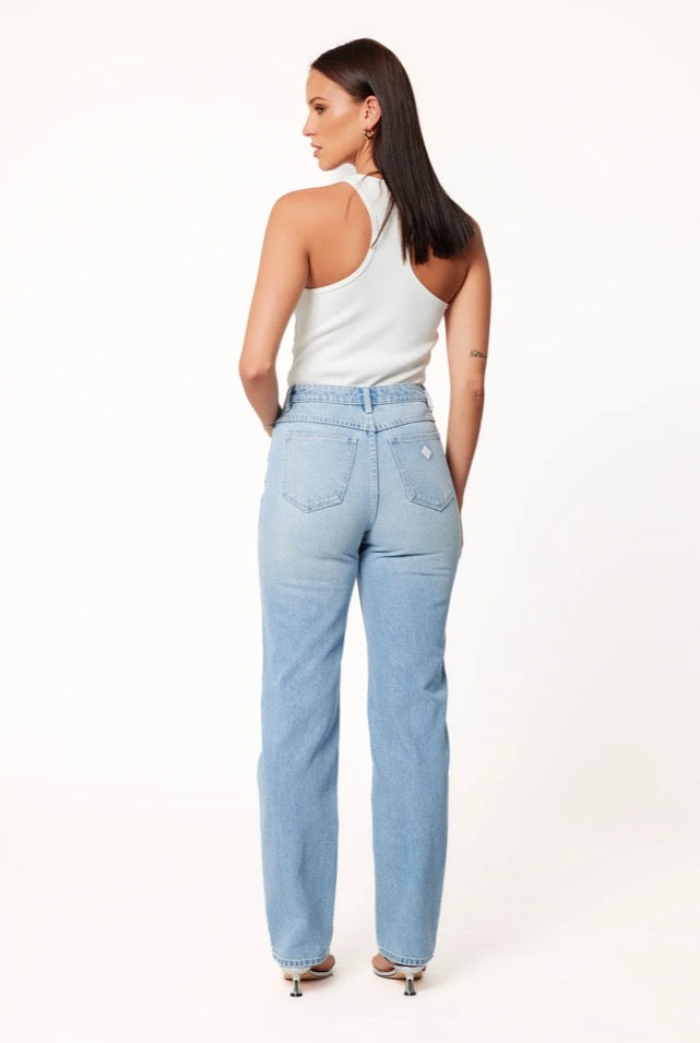 Abrand 94’ High Straight Jeans