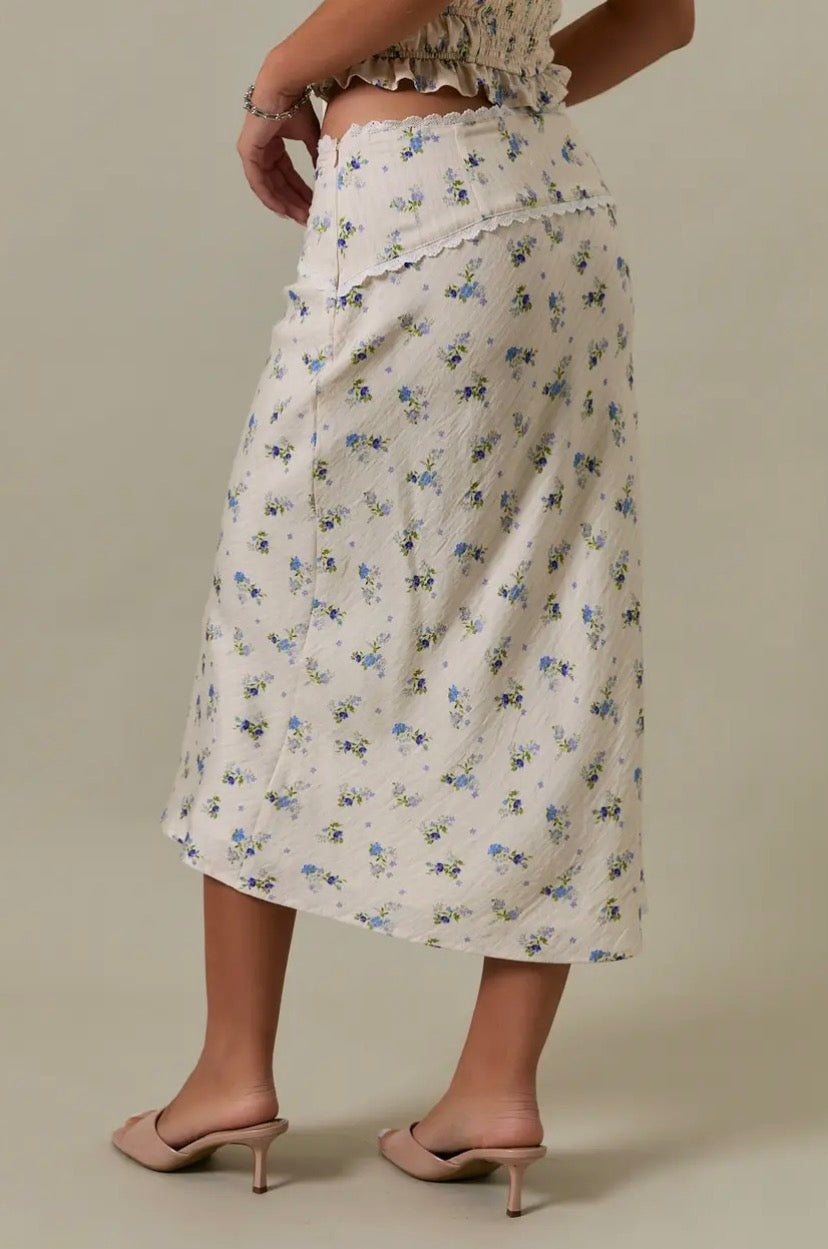 Lace Trim Low Waisted Skirt